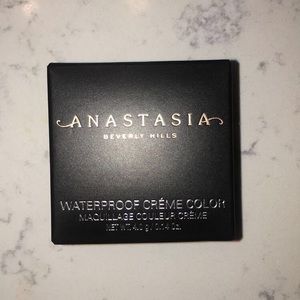 Anastasia Beverly Hills Waterproof Crème Color